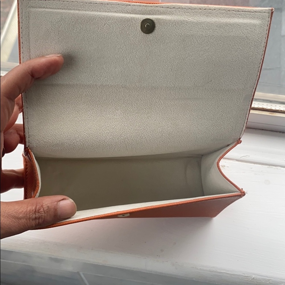 Tory Burch Sunglass Case - Picture 4 of 4